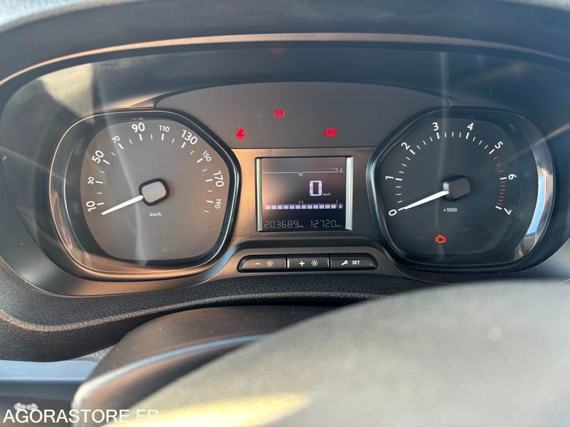 EZ-034-TN - Roulant - CITROEN JUMPY SPACE TOURER - VP - 203 689 Kms - حافلة صغيرة, ميكروباص: صور 5 EZ-034-TN - Roulant - CITROEN JUMPY SPACE TOURER - VP - 203 689 Kms - حافلة صغيرة, ميكروباص: صور 5