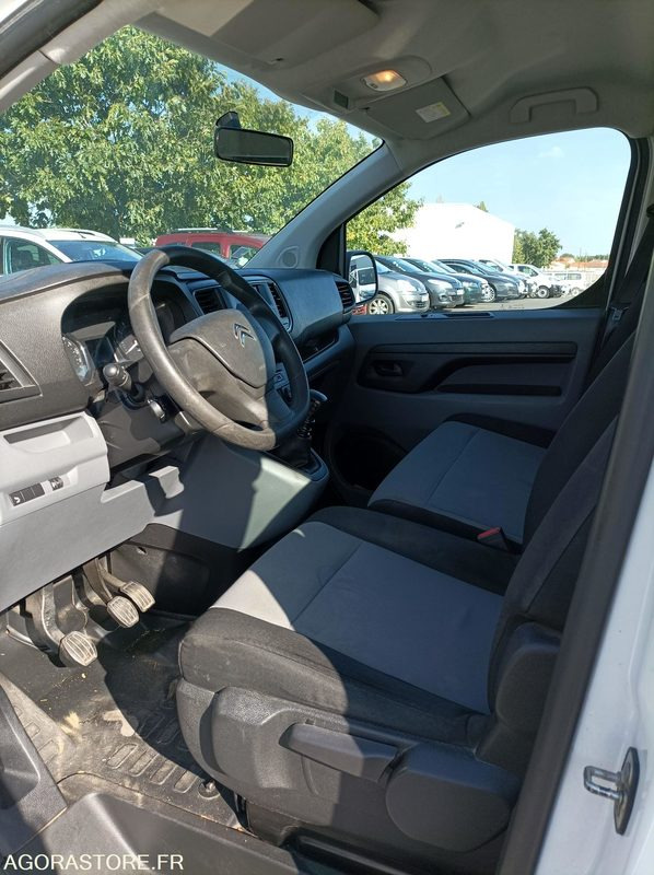 EZ-681-TM - Roulant - CITROEN JUMPY SPACE TOURER - 9 Places - 225 045 Kms - حافلة صغيرة, ميكروباص: صور 5 EZ-681-TM - Roulant - CITROEN JUMPY SPACE TOURER - 9 Places - 225 045 Kms - حافلة صغيرة, ميكروباص: صور 5