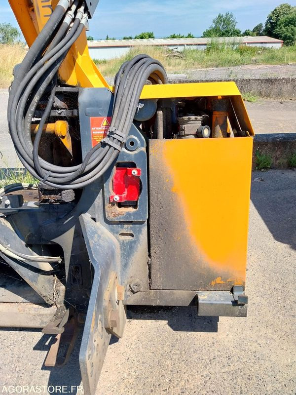 Epareuse Norémat Optima avec tête de fauchage rousseau technipro 160 - جزازة رافعة: صور 5 Epareuse Norémat Optima avec tête de fauchage rousseau technipro 160 - جزازة رافعة: صور 5