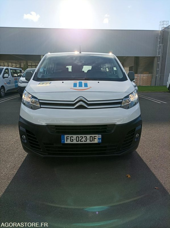 FG-023-DF - Roulant - CITROEN JUMPY SPACE TOURER - VP - 178 975 Kms - حافلة صغيرة, ميكروباص: صور 3 FG-023-DF - Roulant - CITROEN JUMPY SPACE TOURER - VP - 178 975 Kms - حافلة صغيرة, ميكروباص: صور 3