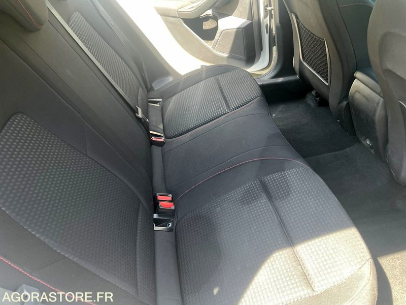FORD FOCUS ST Line 122800 Kms 2021 - سيارة: صور 3 FORD FOCUS ST Line 122800 Kms 2021 - سيارة: صور 3