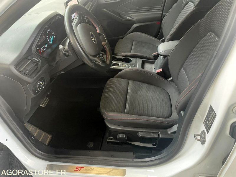 FORD FOCUS ST Line 122800 Kms 2021 - سيارة: صور 4 FORD FOCUS ST Line 122800 Kms 2021 - سيارة: صور 4