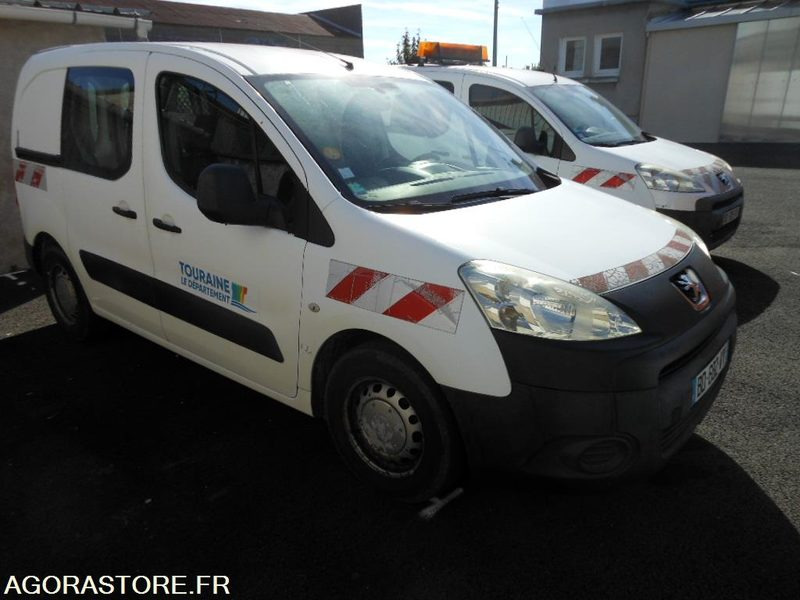 FOURGONNETTE PEUGEOT PARTNER (BE133) - فان المدمجة: صور 4 FOURGONNETTE PEUGEOT PARTNER (BE133) - فان المدمجة: صور 4