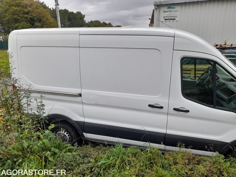 Ford Transit - 2015 - 104229 Kms - فان: صور 2 Ford Transit - 2015 - 104229 Kms - فان: صور 2