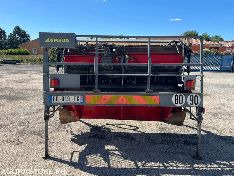 GRAVILLONNEUR ROLA 450 MAUGUIN D'OCCASION - آلة أسفلت: صور 1 GRAVILLONNEUR ROLA 450 MAUGUIN D'OCCASION - آلة أسفلت: صور 1