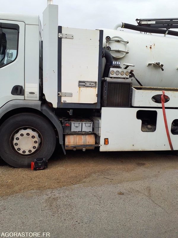 HYDROCUREUR 19T RIVARD - 2004 / 262 122 KM - فراغ شاحنة: صور 4 HYDROCUREUR 19T RIVARD - 2004 / 262 122 KM - فراغ شاحنة: صور 4