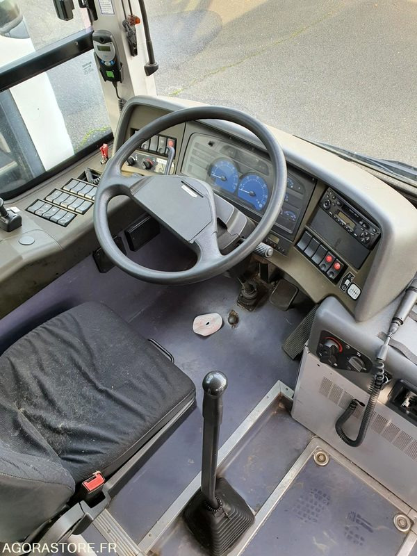 IVECO ARES - 2004 / 454660 KM - BV622EM - 041079 - حافلة مدرسية: صور 4 IVECO ARES - 2004 / 454660 KM - BV622EM - 041079 - حافلة مدرسية: صور 4