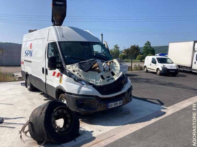 IVECO DAILY 50C18 NACELLE VERSALIFT - الشاحنات الصغيرة: صور 1 IVECO DAILY 50C18 NACELLE VERSALIFT - الشاحنات الصغيرة: صور 1