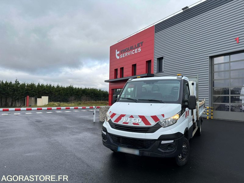 IVECO DAILY CHASSIS CABINE- 2019- 134920KM - قلاب صغير: صور 1 IVECO DAILY CHASSIS CABINE- 2019- 134920KM - قلاب صغير: صور 1