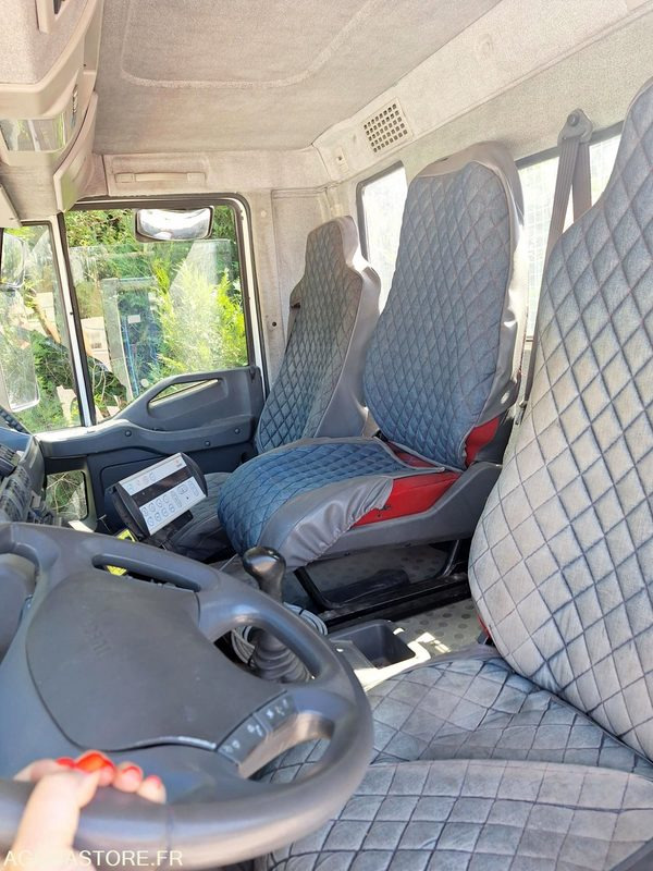 شاحنة IVECO TRACKER: صور 9