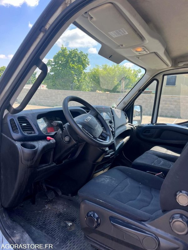 Iveco Daily 35C BVA - 2019 - 118 200km - فان: صور 5 Iveco Daily 35C BVA - 2019 - 118 200km - فان: صور 5