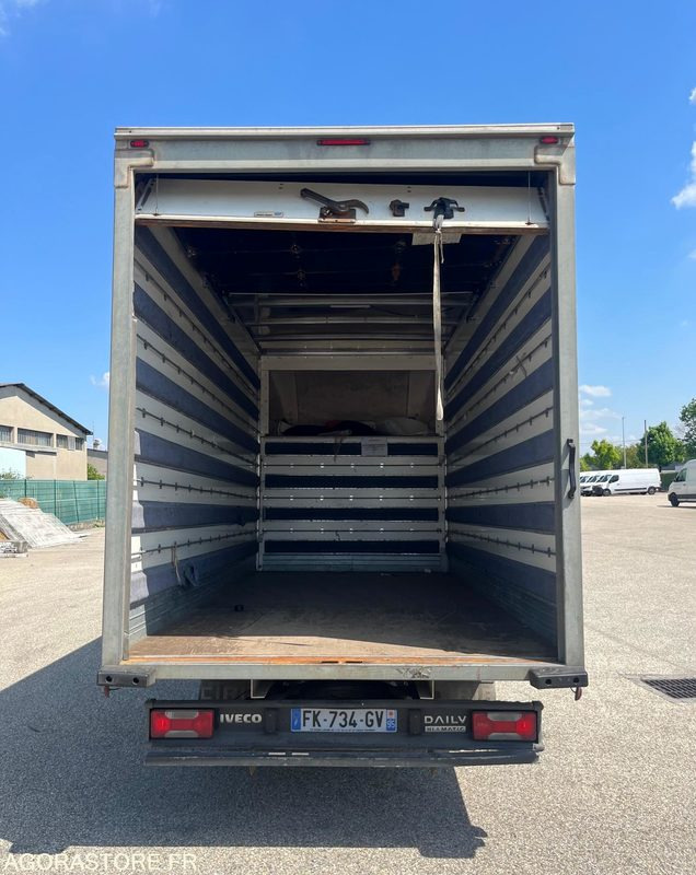 Iveco Daily 35C BVA - 2019 - 118 200km - فان: صور 3 Iveco Daily 35C BVA - 2019 - 118 200km - فان: صور 3