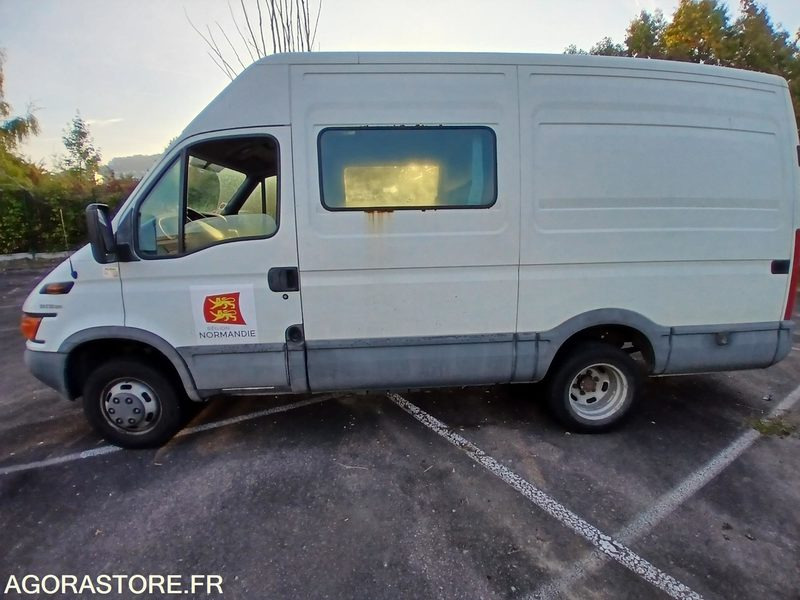 Iveco Daily – Diesel – 2004-172 288 KM - فان: صور 2 Iveco Daily – Diesel – 2004-172 288 KM - فان: صور 2