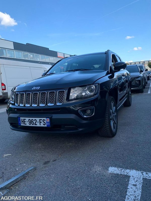 JEEP COMPASS LIMITED 2014 102852KM - سيارة دفع رباعي: صور 4 JEEP COMPASS LIMITED 2014 102852KM - سيارة دفع رباعي: صور 4