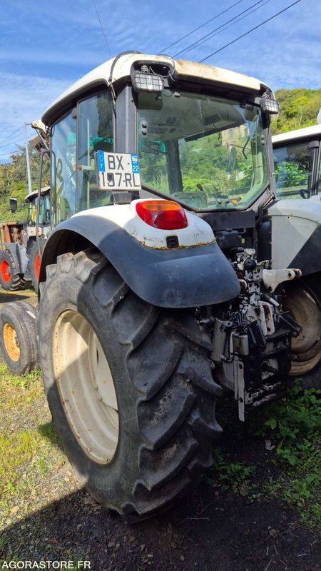 JHON DEERE M6220 - 2004 - جرار: صور 2 JHON DEERE M6220 - 2004 - جرار: صور 2