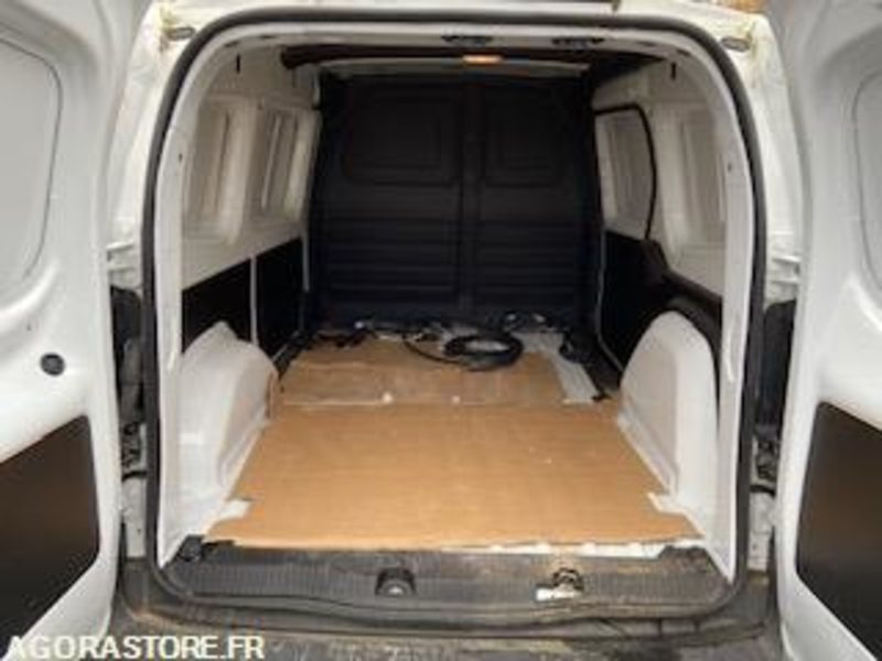 KANGOO VAN E-TECH - 2023 - 13000KM - فان المدمجة, فان كهربائية: صور 4 KANGOO VAN E-TECH - 2023 - 13000KM - فان المدمجة, فان كهربائية: صور 4