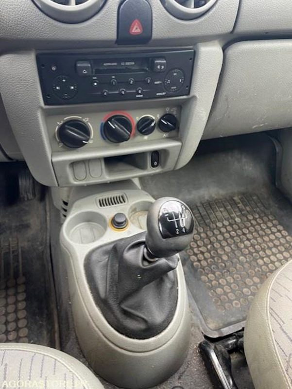 فان المدمجة Kangoo utilitaire - 175 000 KMS: صور 9