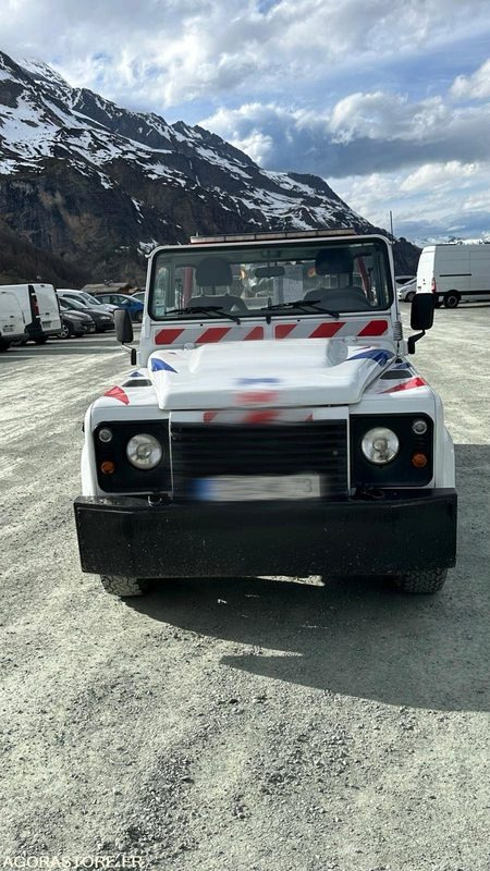 LAND ROVER DEFENDER Pick-up 2.4 Td4 4x4 122cv - الشاحنات الصغيرة: صور 2 LAND ROVER DEFENDER Pick-up 2.4 Td4 4x4 122cv - الشاحنات الصغيرة: صور 2