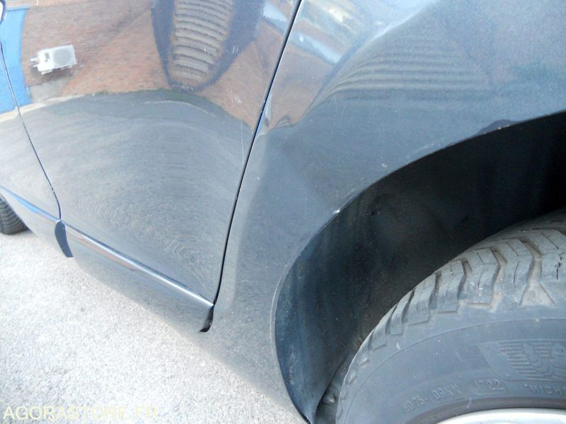 LOT 8 SLT - RENAULT MEGANE - سيارة: صور 5 LOT 8 SLT - RENAULT MEGANE - سيارة: صور 5