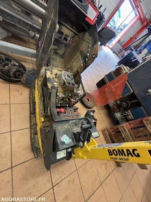 LOT DE 2 PLAQUES BOMAG BPR 60/65D/E ET BPR45/55D 2019 ET 2022 - صفائح اهتزازية: صور 5 LOT DE 2 PLAQUES BOMAG BPR 60/65D/E ET BPR45/55D 2019 ET 2022 - صفائح اهتزازية: صور 5
