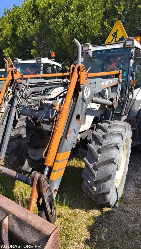 Lot Renault - Tracteur ergos 110-CF 056 - 2001 - 11404 et CHARGEUR FAUCHEUX TRF0 - جرار: صور 2 Lot Renault - Tracteur ergos 110-CF 056 - 2001 - 11404 et CHARGEUR FAUCHEUX TRF0 - جرار: صور 2