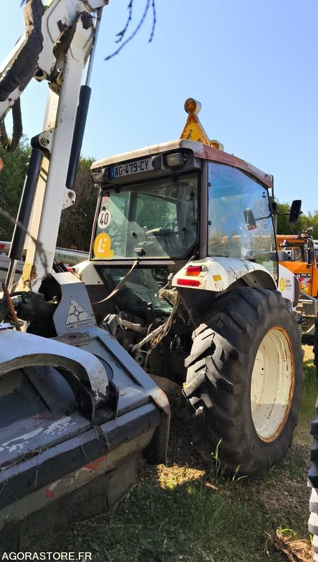 Lot Renault - Tracteur ergos 446 Roto 209 - 2009 et FAUCHEUSE NOREMAT VISIOBRA - جرار: صور 5 Lot Renault - Tracteur ergos 446 Roto 209 - 2009 et FAUCHEUSE NOREMAT VISIOBRA - جرار: صور 5