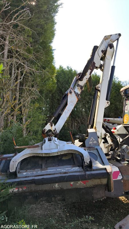 Lot Renault - Tracteur ergos 446 Roto 209 - 2009 et FAUCHEUSE NOREMAT VISIOBRA - جرار: صور 3 Lot Renault - Tracteur ergos 446 Roto 209 - 2009 et FAUCHEUSE NOREMAT VISIOBRA - جرار: صور 3
