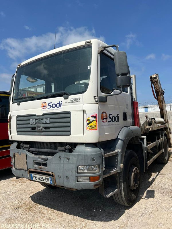 MAN 4X2 MULTICHAINE - 2005 - 538000 Kms - شاحنات قابلة للفك شاحنة: صور 1 MAN 4X2 MULTICHAINE - 2005 - 538000 Kms - شاحنات قابلة للفك شاحنة: صور 1
