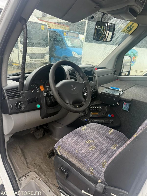 MERCEDES SPRINTER PMR - 2014 - 685 419km - النقل الحضري: صور 5 MERCEDES SPRINTER PMR - 2014 - 685 419km - النقل الحضري: صور 5