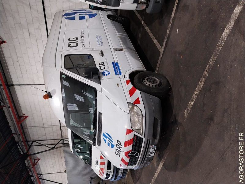 MERCEDES Sprinter fourgon 2006 175000Km Roulant sans CT PRO UNIQUEMENT - فان: صور 2 MERCEDES Sprinter fourgon 2006 175000Km Roulant sans CT PRO UNIQUEMENT - فان: صور 2