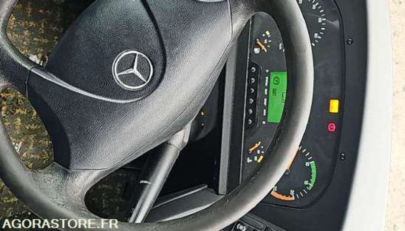 MERCEDES TOURISMO - BL273GX - 2011 - 1 039 589 KMS - سياحية حافلة: صور 3 MERCEDES TOURISMO - BL273GX - 2011 - 1 039 589 KMS - سياحية حافلة: صور 3