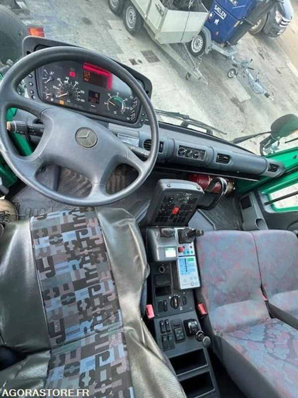 MERCEDES UNIMOG U300C VERSION COMMUNALE 2000 97652 KM - شاحنة: صور 4 MERCEDES UNIMOG U300C VERSION COMMUNALE 2000 97652 KM - شاحنة: صور 4