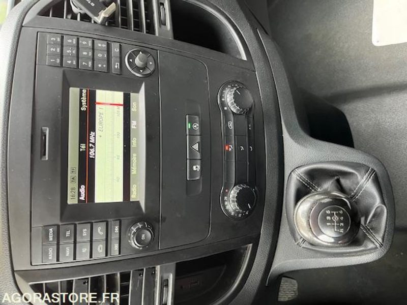 MERCEDES VITO MIXTO 116 CDI LONG 5 PLACES - 2021 - 193 000km - فان: صور 4 MERCEDES VITO MIXTO 116 CDI LONG 5 PLACES - 2021 - 193 000km - فان: صور 4