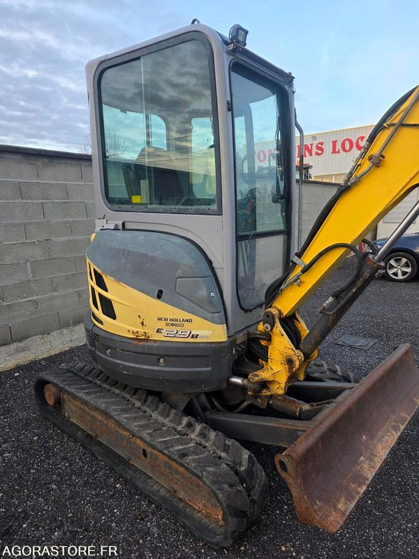 MINI PELLE NEW HOLLAND - E 29 B SR - 2012 - 4239 heures - حفارة مصغرة: صور 2 MINI PELLE NEW HOLLAND - E 29 B SR - 2012 - 4239 heures - حفارة مصغرة: صور 2