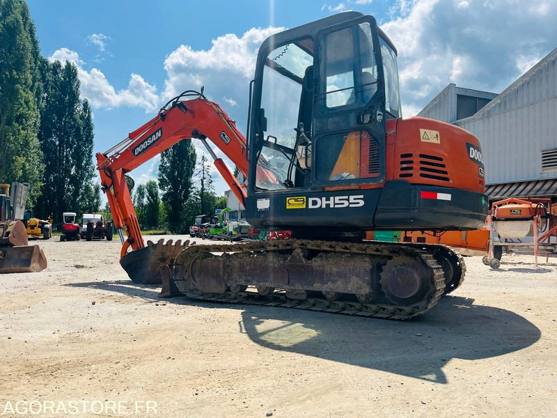 Mini pelle 5T DOOSAN DH55 - Année 2004 - حفارة: صور 3 Mini pelle 5T DOOSAN DH55 - Année 2004 - حفارة: صور 3