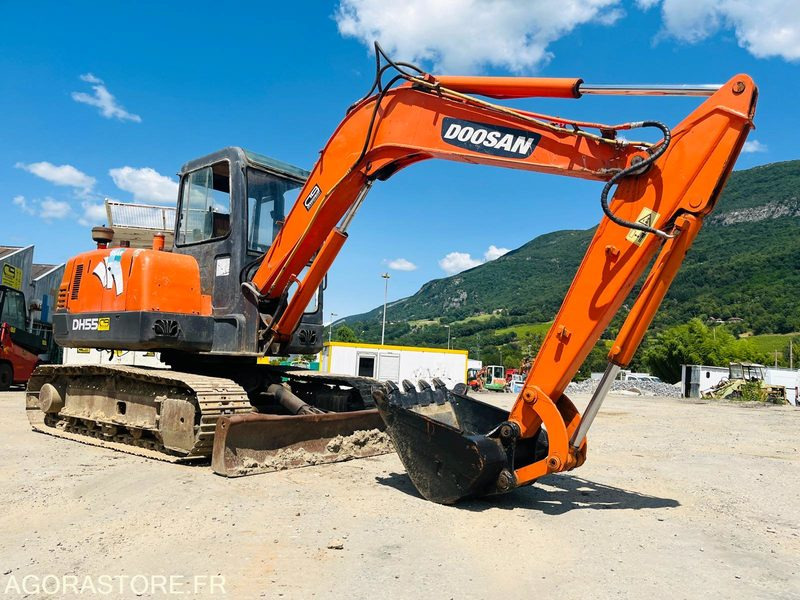 Mini pelle 5T DOOSAN DH55 - Année 2004 - حفارة: صور 5 Mini pelle 5T DOOSAN DH55 - Année 2004 - حفارة: صور 5