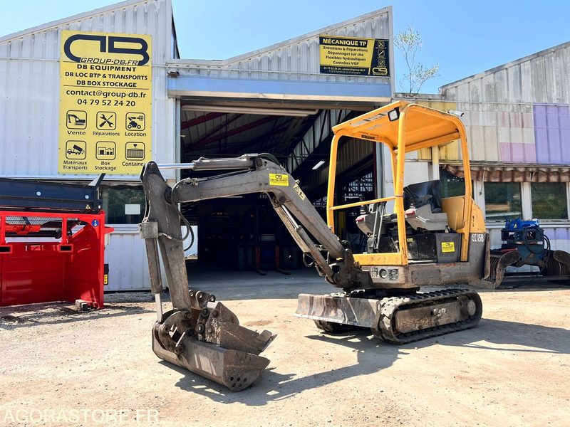 Mini-pelle Volvo EC15 B XT 1,5T - Année 2004 - 2290 heures - حفارة مصغرة: صور 1 Mini-pelle Volvo EC15 B XT 1,5T - Année 2004 - 2290 heures - حفارة مصغرة: صور 1