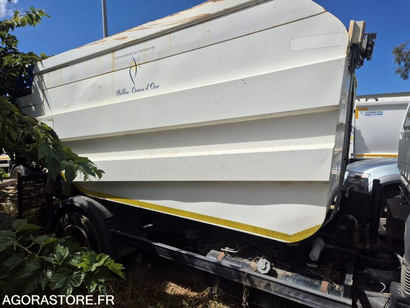 Mitsubishi FUSO BOM - 173532km - 2009 - شاحنة القمامة: صور 2 Mitsubishi FUSO BOM - 173532km - 2009 - شاحنة القمامة: صور 2