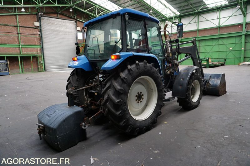 NEW HOLLAND - جرار: صور 2 NEW HOLLAND - جرار: صور 2