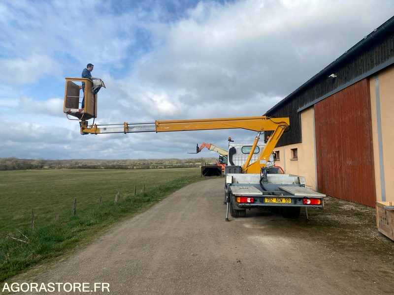 Nacelle Multitel 160 ALU DS monté sur Nissan Cabstar - مصاعد الازدهار محمولة على شاحنة: صور 4 Nacelle Multitel 160 ALU DS monté sur Nissan Cabstar - مصاعد الازدهار محمولة على شاحنة: صور 4