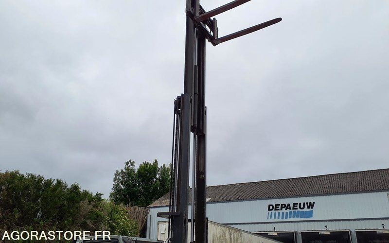 Nissan 2682 heures Triplex UD02A25PQ - 3F550 - رافعة شوكية: صور 2 Nissan 2682 heures Triplex UD02A25PQ - 3F550 - رافعة شوكية: صور 2
