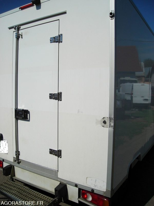 OPEL VIVARO FRIGORIFIQUE - 2017 - 159600KM - الشاحنات الصغيرة المبردة: صور 3 OPEL VIVARO FRIGORIFIQUE - 2017 - 159600KM - الشاحنات الصغيرة المبردة: صور 3