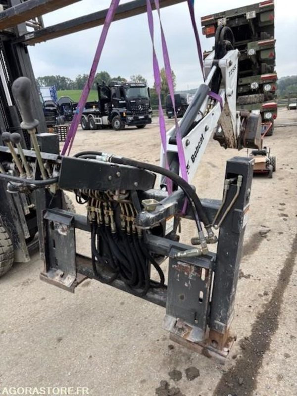 PELLE RETRO BOBCAT 725 S POUR SKID - ملحقات - آلات البناء: صور 2 PELLE RETRO BOBCAT 725 S POUR SKID - ملحقات - آلات البناء: صور 2