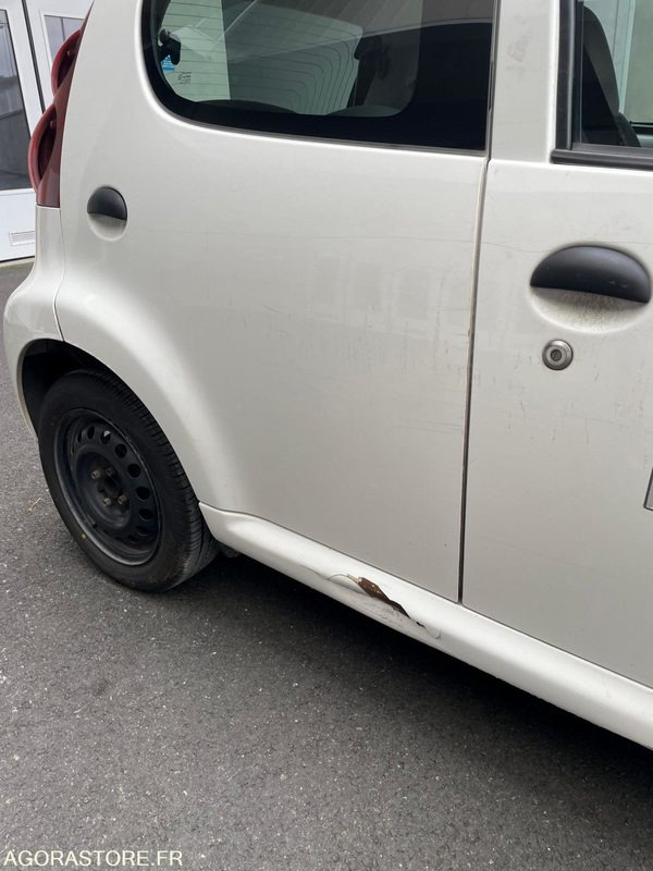 PEUGEOT 107 CL-586-LQ - سيارة: صور 5 PEUGEOT 107 CL-586-LQ - سيارة: صور 5