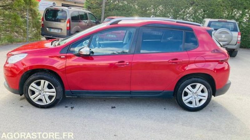 PEUGEOT 2008 1.2L STYLE - سيارة دفع رباعي: صور 4 PEUGEOT 2008 1.2L STYLE - سيارة دفع رباعي: صور 4