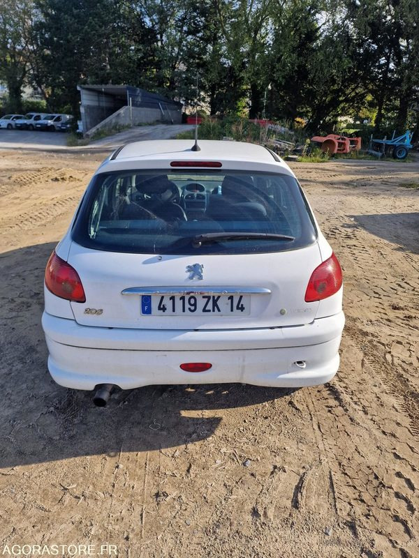 PEUGEOT 206 - LOT N°1 - سيارة: صور 4 PEUGEOT 206 - LOT N°1 - سيارة: صور 4