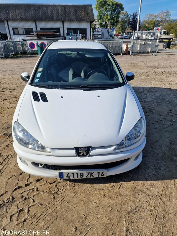 PEUGEOT 206 - LOT N°1 - سيارة: صور 2 PEUGEOT 206 - LOT N°1 - سيارة: صور 2