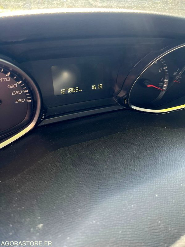 PEUGEOT 308 ESSENCE 127862 kms 2018 - سيارة: صور 4 PEUGEOT 308 ESSENCE 127862 kms 2018 - سيارة: صور 4