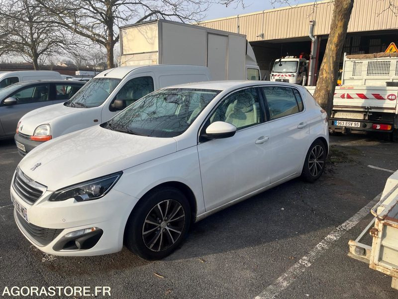 PEUGEOT 308 ESSENCE 130000 kms 2016 - سيارة: صور 2 PEUGEOT 308 ESSENCE 130000 kms 2016 - سيارة: صور 2