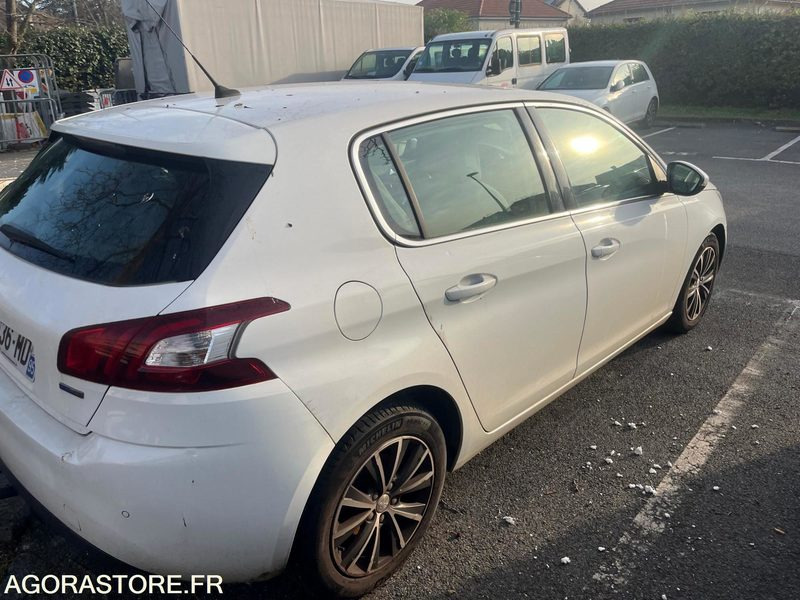 PEUGEOT 308 ESSENCE 130000 kms 2016 - سيارة: صور 3 PEUGEOT 308 ESSENCE 130000 kms 2016 - سيارة: صور 3